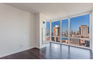 Elegant 1,711 Sqft 3beds/3baths apartment with Hardwood floors & Walk in Closets. Don't miss this out!