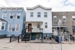 Jersey City Heights three Bedroom 2 bath with Backyard for rent!