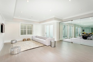Spectacular New Post Modern in Water Mill
