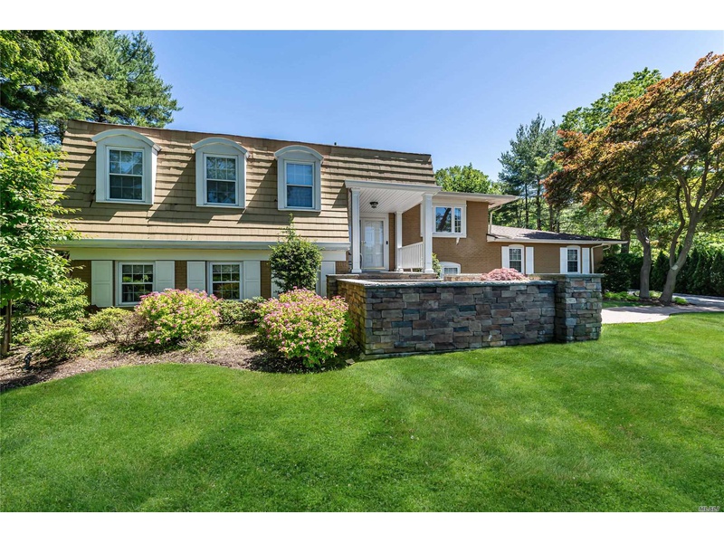 151 Bristol Dr, Woodbury, NY, 11797 5 BR for sale, singlefamily