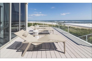 Modern Oceanfront Home in Amagansett
