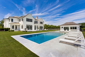 Spectacular new post-modern in Water Mill