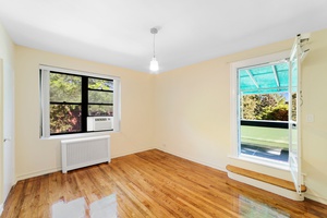 East Elmhurst/Astoria Heights: Convertible 2 Bedroom Condo For Sale with Private Terrace