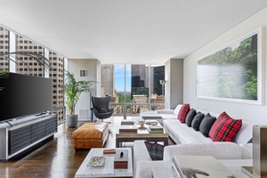 641 5th Avenue (Olympic Tower) Residence 24AB