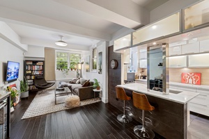 $3400 NO FEE - Stunning Murray Hill 1-Bed Rental