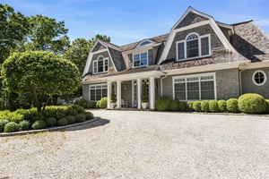 Magnificent East Hampton Luxurious Retreat