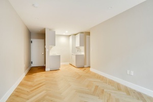 Modern One Bedroom in Beautiful Walk-up in Park Slope!