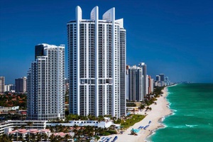 Miami Beachfront Condo-Hotel Resort, 1 bedroom unit with water views