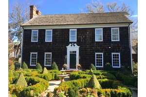 Sagaponack Soh Stylish Classic 8 Bedroom With Pool, Pool House