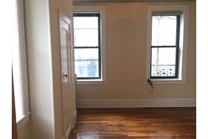Astoria: Rent Stabilized 1 Bedroom Between 30th Ave & Broadway