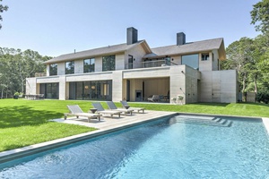 Striking Amagansett Modern Home!