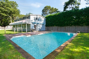 EAST HAMPTON 5 BDRM/4 BTH POOL $849,000