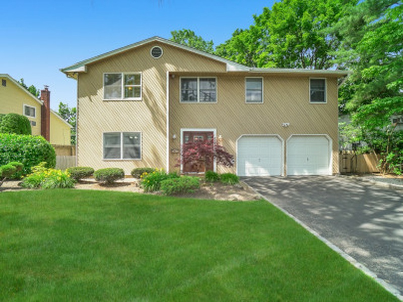 1745 Bard Lane, East Meadow, NY, 11554 4 BR for sale, singlefamily