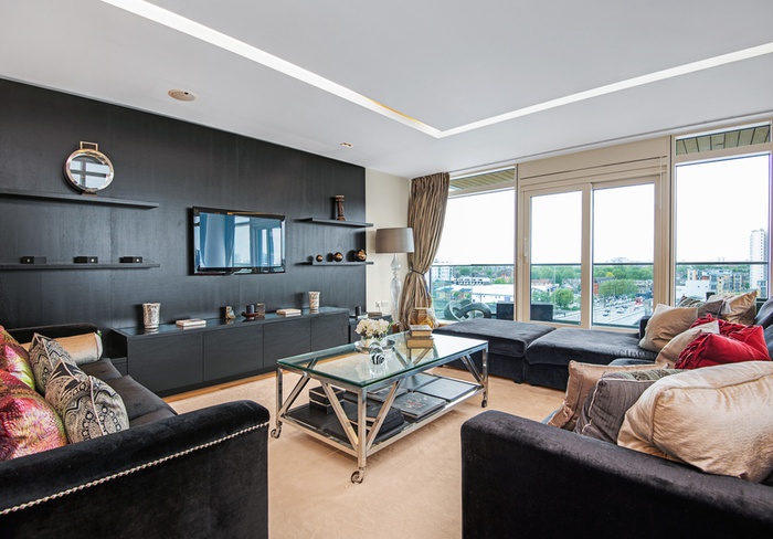 Luxury 3 bed, 3 bath, Suite with large outside space and fantastic river views