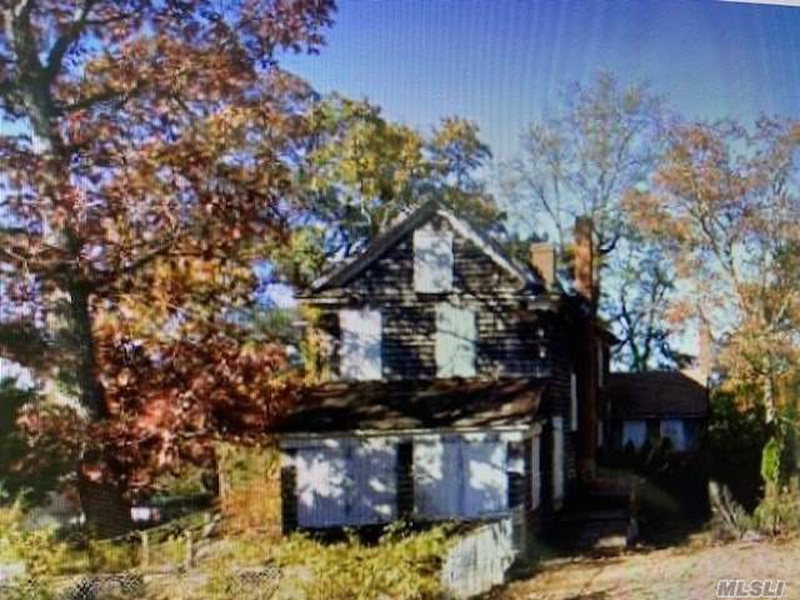 992 Main Street, Riverhead, New York, 11901 7 BR for sale, Residential sales Nest Seekers