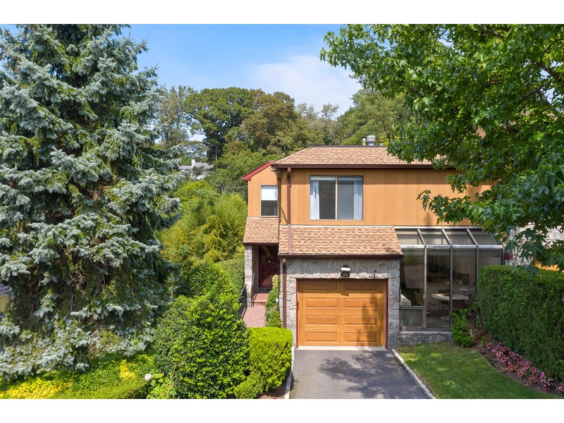 135 The Crescent, Roslyn Heights, Roslyn Heights, NY, 11577 3 BR for