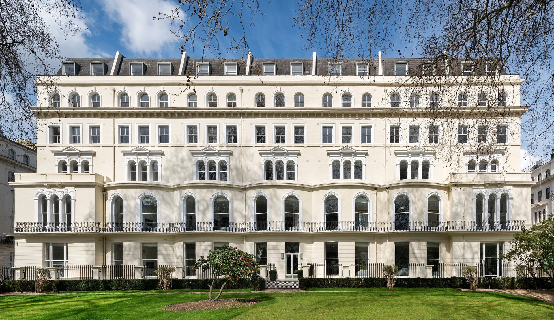 8692 Kensington Gardens Square, London, Greater London, W2 4BB 2 BR