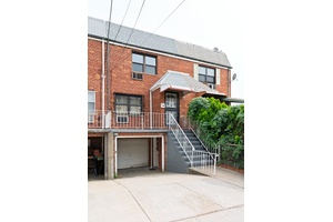 Charming Single Family Townhouse with Parking and Garage in Long Island City!!