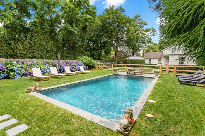 Modern 1900 Bridgehampton Home