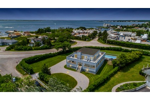 Idyllic Hampton Bays Location