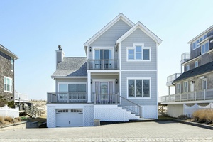 West Hampton Beach Oceanfront Home on Dune Road!