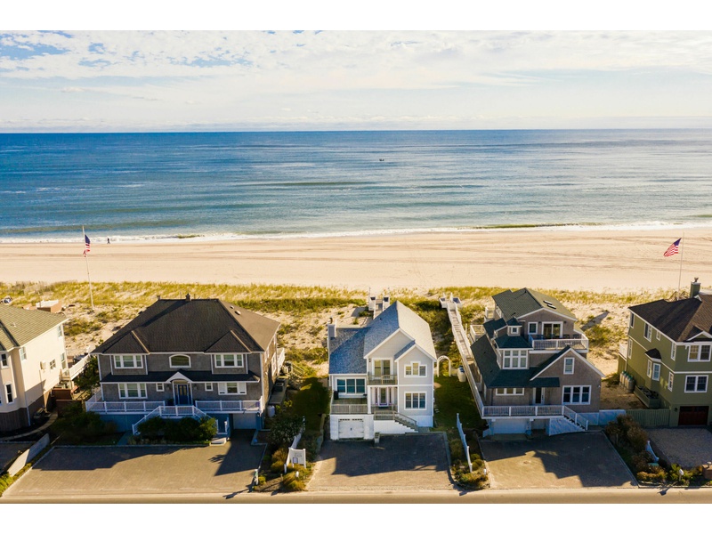 753 Dune Rd, Westhampton Beach, New York, 11978 4 BR for sale, single