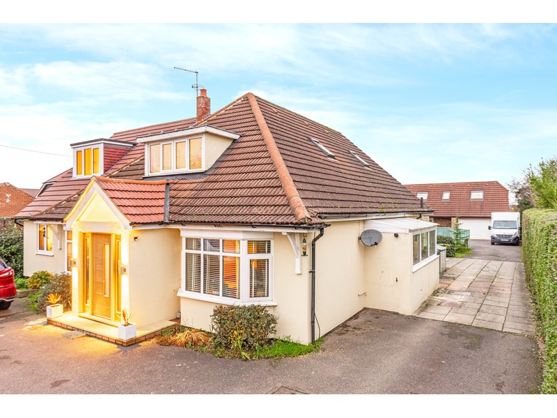 The Chalet, Brewers End, Takeley, Essex, CM22 6QJ 4 BR for sale