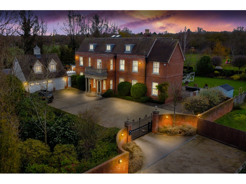 Honeysuckle House, Great Hadham Road,, Stortford, Hertfordshire, CM23 4BS 7 BR for