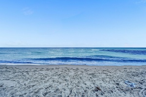 Miami Condo Hotel | Investment ROI 3% | 4 Star Waterfront Hotel | Private Beach | 2 bed 2 bath