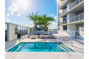 2 MONTHS FREE| South Miami| Luxury Apartment 4 br/4.5ba| 2324 SF
