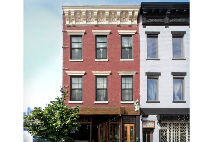 19 Greenpoint Ave Brooklyn New York 11222 2 Br For Sale Mixed Use Sales Nest Seekers
