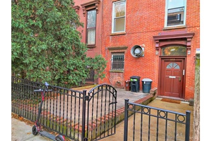Duplex Parlor & Penthouse Townhouse - Park Slope Gem - 4 bed - 2 bath - 2 homeoffice or breakfast nook - 2 wood burning fireplaces