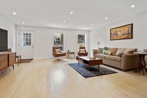Beautifully renovated 1100 Sqft 2 bedroom in Bushwick