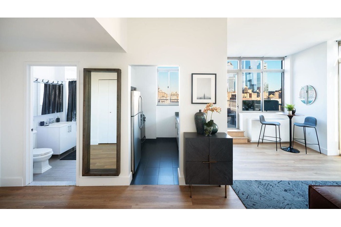 Beautiful 1 Bed in Chelsea with a Large Living/Dining Area