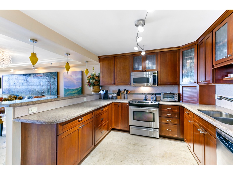 2480 Presidential Way, West Palm Beach, FL, 33401 3 BR for sale
