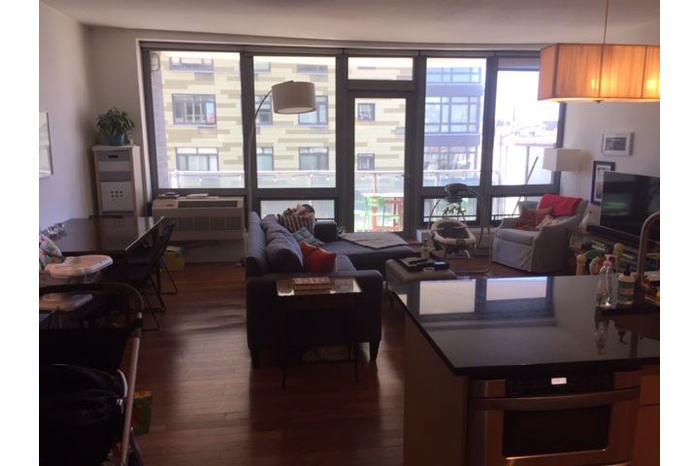 No Fee, 1BR in Luxury LIC Mid-Rise, with Balcony!