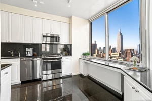 Murray Hill Convertible 3 Bedroom 2.5 Bathrooms, 2 Walk In Closets, Full Service Luxury Building, Direct East River Views, WIC, W/D, Swimming Pool, No Fee