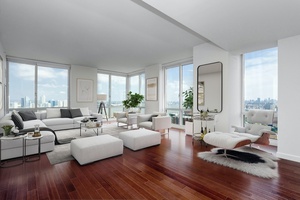 3BR/3.5BA Penthouse with Unobstructed views of the Harbor!