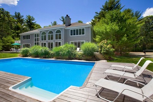 Stunning Private Estate Setting in Bull Path Area