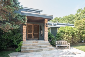 Beautiful Southampton Contemporary